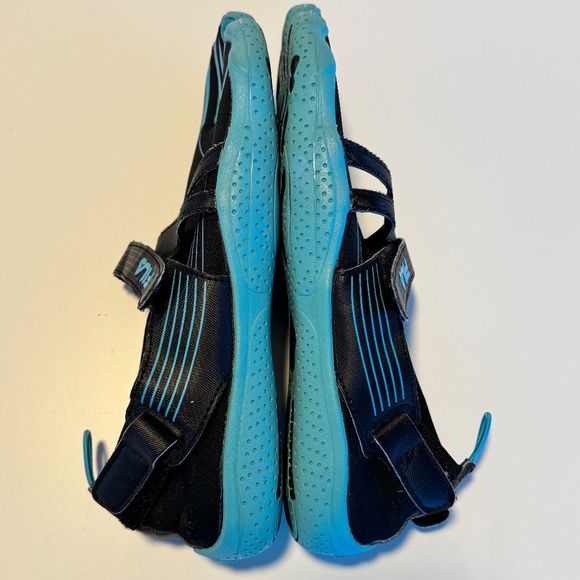 FILA Skeletoes Black + Blue, Women’s 9, Water shoes  5PK001EX-003 - Picture 11 of 14